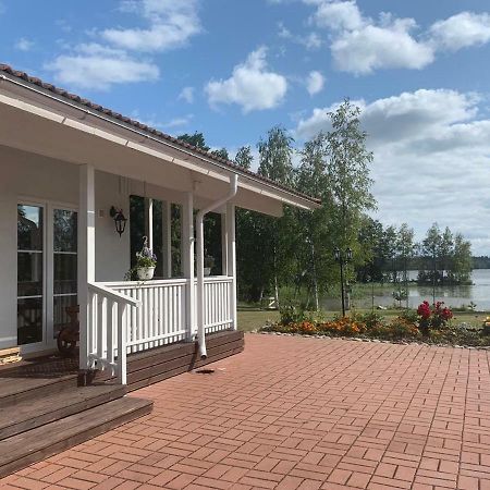 Wonderful Cottage By The Lake Hautjarvi Exteriör bild