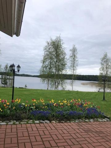 Wonderful Cottage By The Lake Hautjarvi Exteriör bild